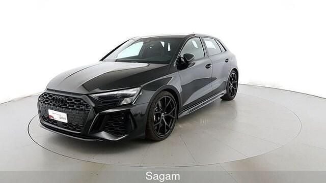 Usata Audi RS3 Sportback Ambiente 400 CV (294 kW) 2024 Nero brillante Utilitaria