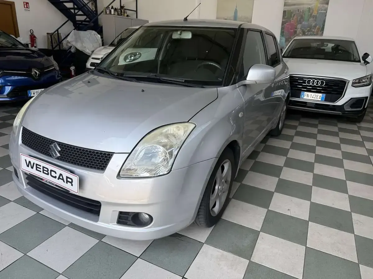 Usata Suzuki Swift GL 91 CV (66 kW) 2007 Argento Utilitaria