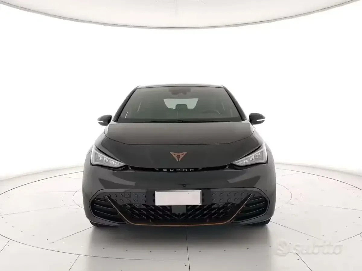 Usata Cupra Born 69 kW (95 CV) 2024 Grigio Utilitaria