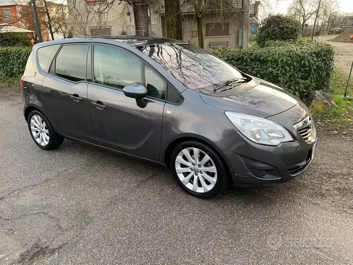 Usata Opel Meriva Cosmo 120 CV (88 kW) 2013 Grigio Monovolume