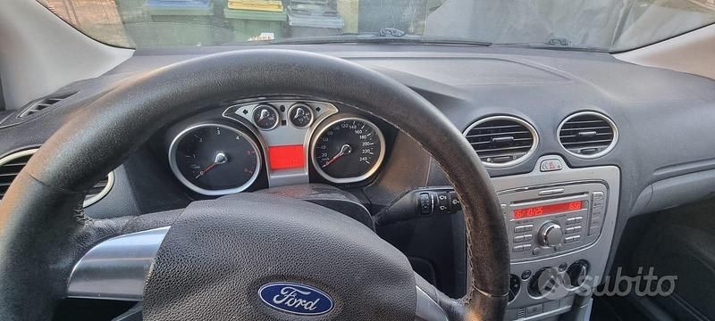 Usata Ford Focus 116 CV (85 kW) 2008 Grigio Station wagon