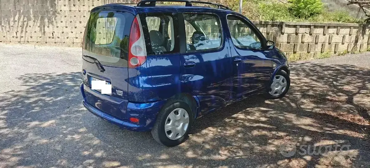 Usata Toyota Yaris Verso Sol 86 CV (63 kW) 2002 Bluazzurro Monovolume