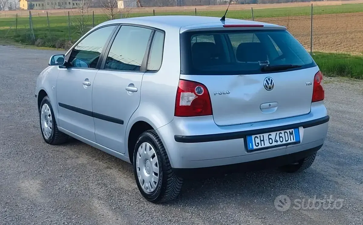Usata VW Polo Trendline 75 CV (55 kW) 2003 Grigio Berlina