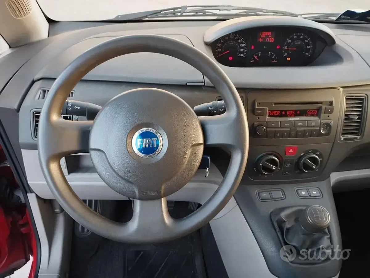 Usata Fiat Idea Dynamic 69 CV (50 kW) 2005 Rosso Monovolume