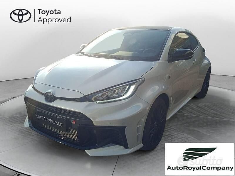 Usata Toyota Yaris 280 CV (205 kW) 2024 Altro Utilitaria