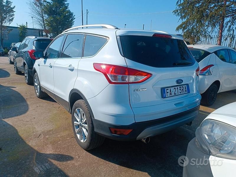 Usata Ford Kuga Titanium 120 CV (88 kW) 2015 Bianco SUV