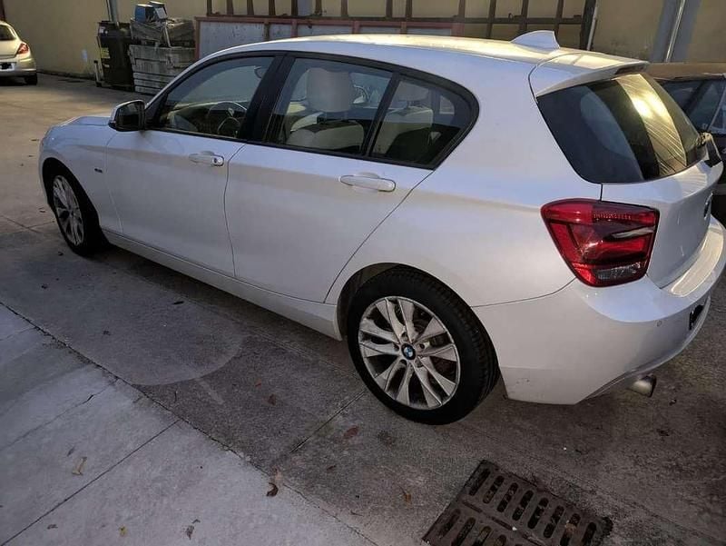 Usata BMW 118 143 CV (105 kW) 2012 Bianco Utilitaria