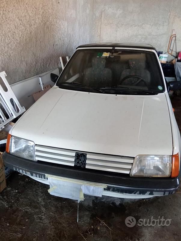 Bianco Usata 1990 Peugeot 205 GT Cabrio | 2100 € - Immagine 1/4