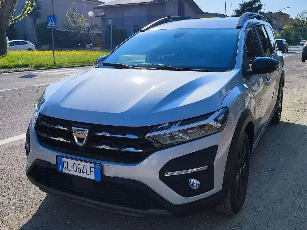 Usata Dacia Jogger Extreme 101 CV (74 kW) 2022 Argento Monovolume