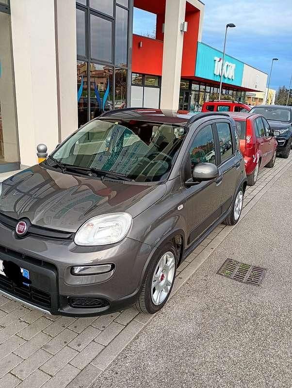 Gebraucht Fiat Panda Garmin 69 PS (50 kW) 2022 Grau Kleinwagen