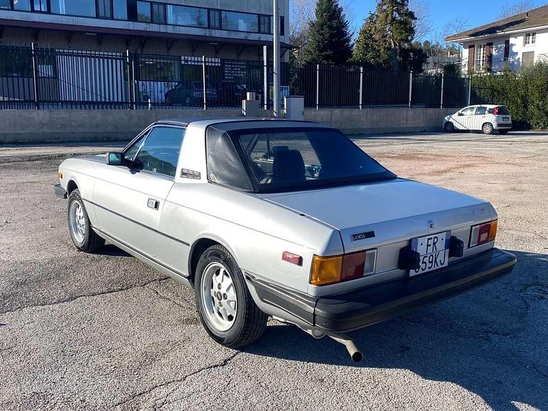 Usata Lancia Beta 135 CV (99 kW) 1981 Grigio Cabrio