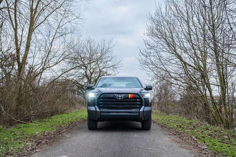 Nuova Toyota Tundra SR 394 CV (289 kW) 2025 Grigio Pick-up