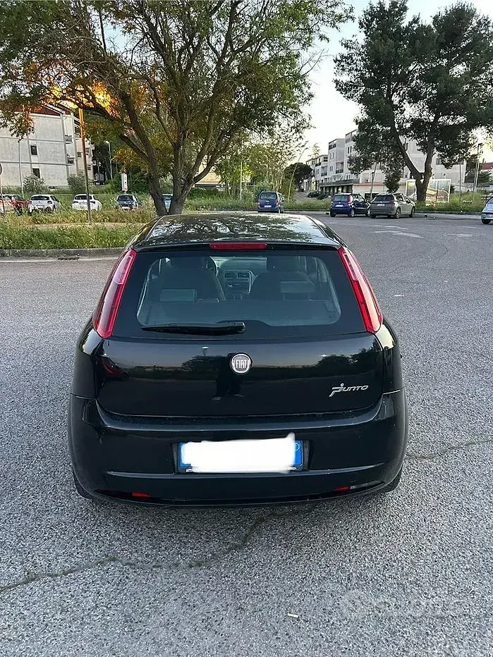 Usata Fiat Grande Punto 75 CV (55 kW) 2008 Nero Utilitaria