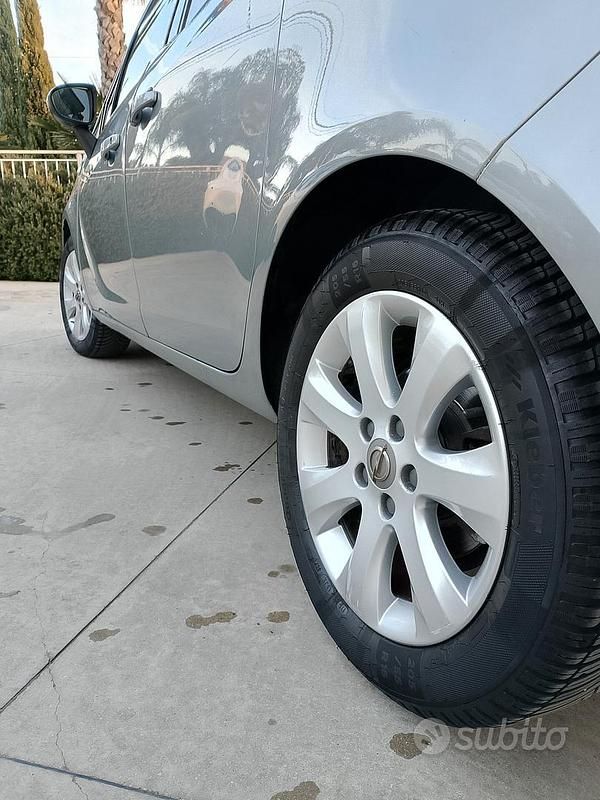 Usata Opel Meriva 95 CV (69 kW) 2013 Grigio Monovolume