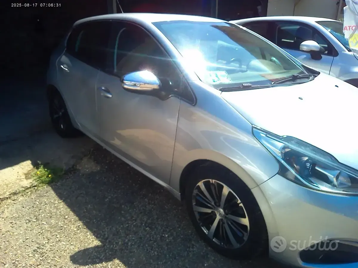 Usata Peugeot 208 Allure 75 CV (55 kW) 2017 Grigio Utilitaria