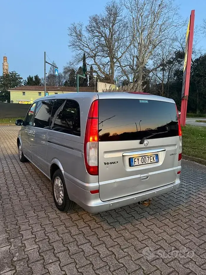 Usata Mercedes Viano 150 CV (110 kW) 2008 Grigio Monovolume