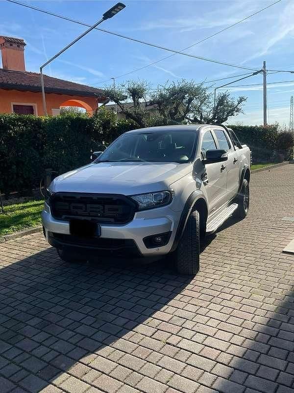 Usata Ford Ranger Limited 213 CV (156 kW) 2021 Grigio Pick-up