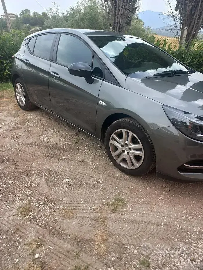 Usata Opel Astra 145 CV (106 kW) 2023 Grigio Utilitaria