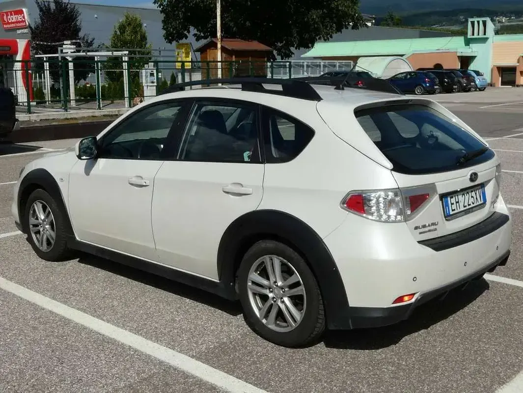 Usata Subaru Impreza Trend 150 CV (110 kW) 2011 Bianco Station wagon