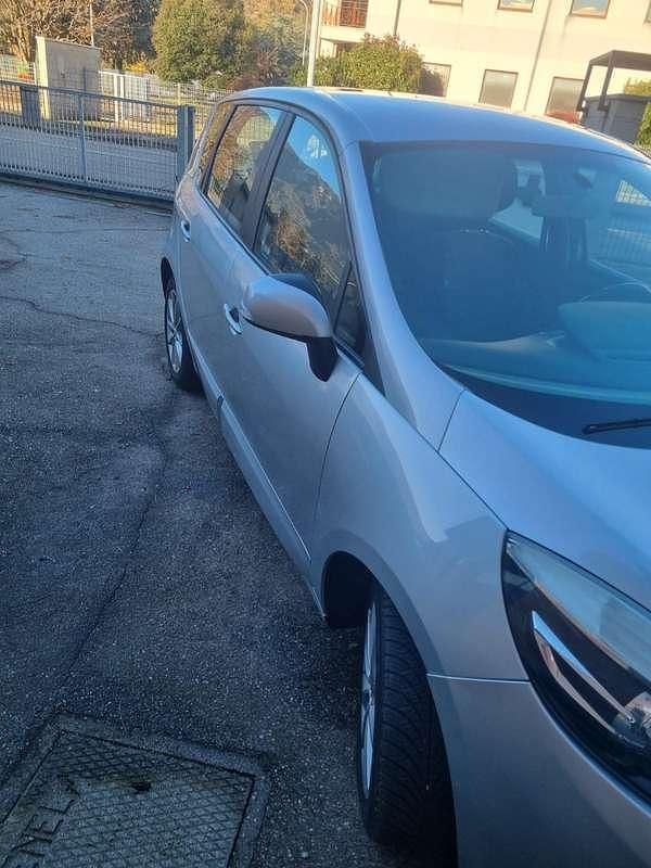 Usata Renault Scénic III Luxe 110 CV (80 kW) 2012 Argento Monovolume