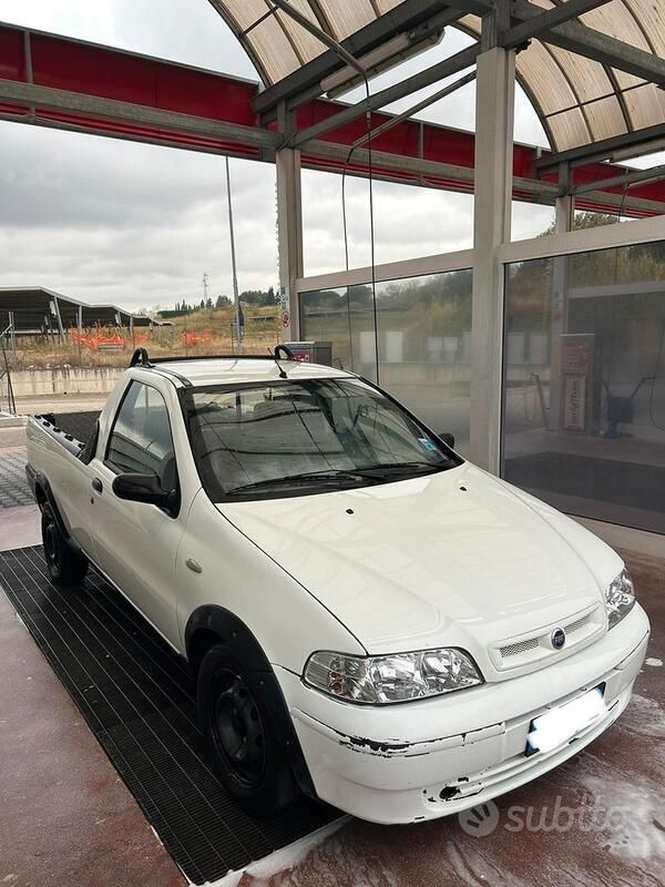 Usata Fiat Strada 2004 Bianco Pick-up