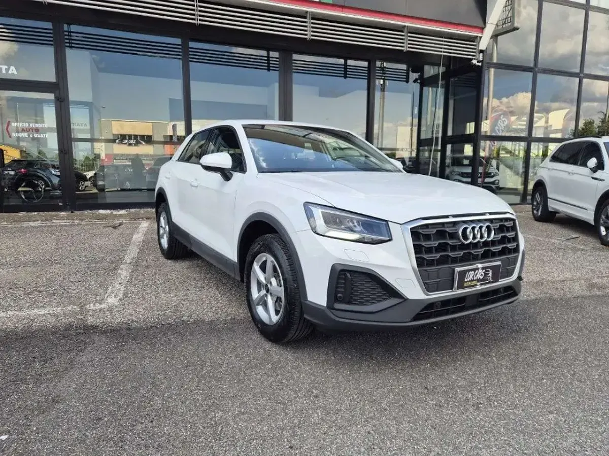 Begagnad Audi Q2 Advanced 110 HK (80 kW) 2023 Vit SUV