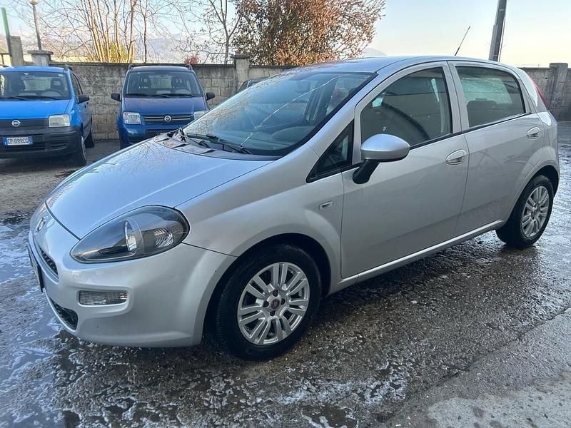 Grigio Usata 2017 Fiat Punto Street Due volumi | 4500 € (Ottimo prezzo) - Immagine 1/4