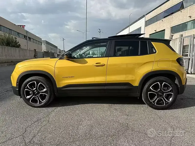 Usata Jeep Avenger Summit 101 CV (74 kW) 2025 Giallo SUV