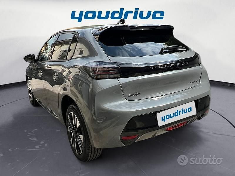 Usata Peugeot 208 Allure 110 CV (80 kW) 2025 Grigio Utilitaria