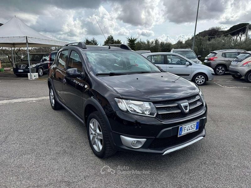 Usata Dacia Sandero Stepway 90 CV (66 kW) 2016 Nero Berlina