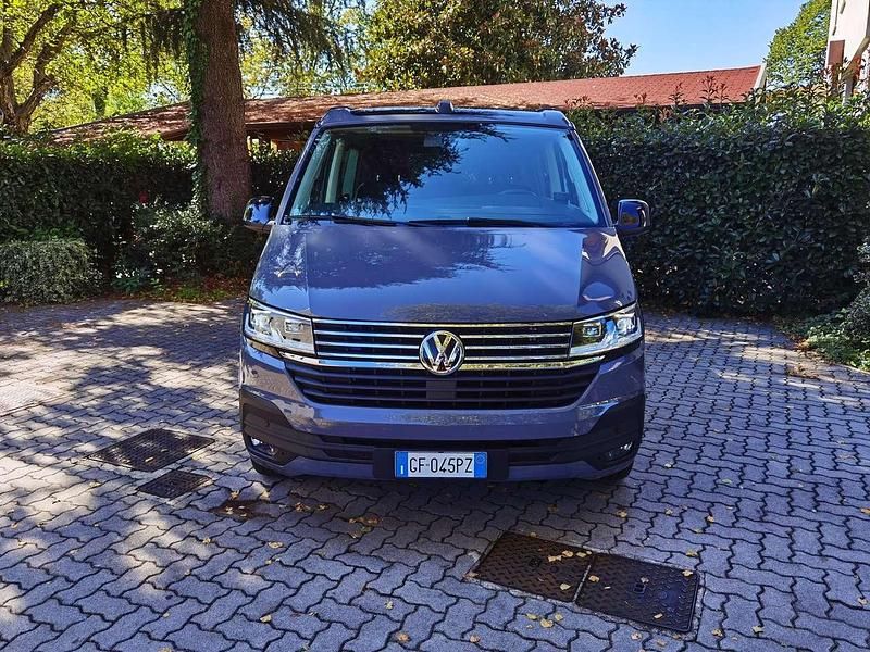 Usata VW California Edition 150 CV (110 kW) 2021 Pure grey nero Furgone