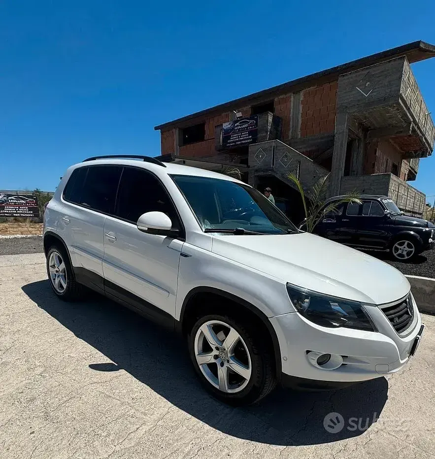 Usata VW Tiguan R-line 140 CV (102 kW) 2010 Bianco SUV