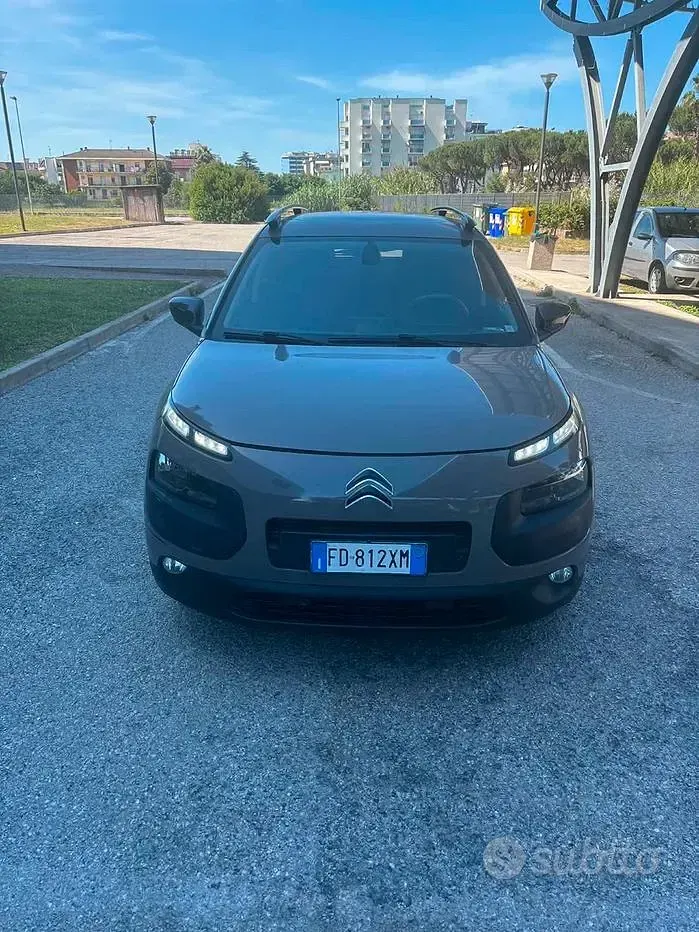 Usata Citroën C4 82 CV (60 kW) 2017 Grigio SUV