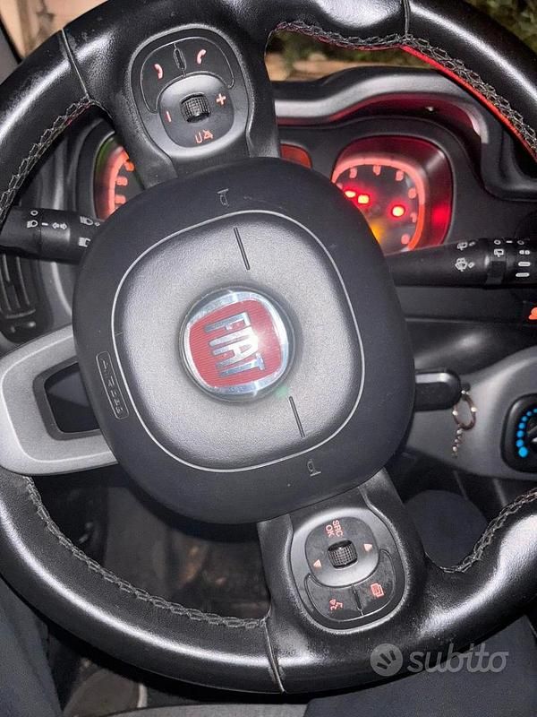 Usata Fiat Panda 69 CV (50 kW) 2019 Blu Utilitaria