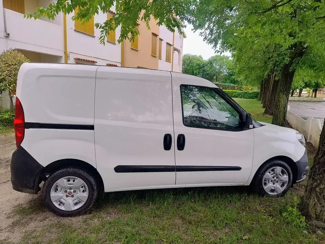 Usata Fiat Doblò 105 CV (77 kW) 2017 Monovolume