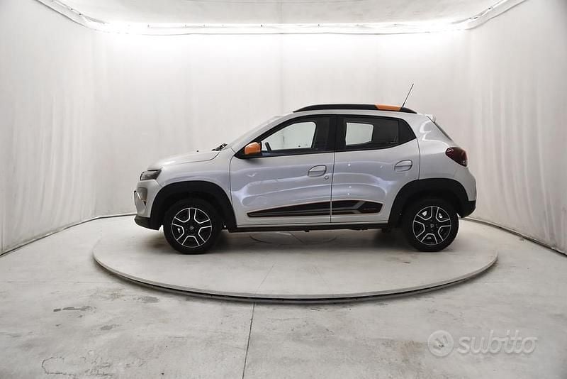 Begagnad Dacia Spring Comfort 33 kW (45 HK) 2023 Grå Halvkombi