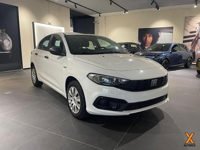 Usata Fiat Tipo 131 CV (96 kW) 2024 Bianco pastello Berlina