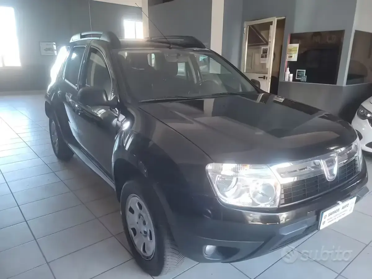 Occasion Dacia Duster Lauréate 107 PK (78 kW) 2011 Zwart SUV