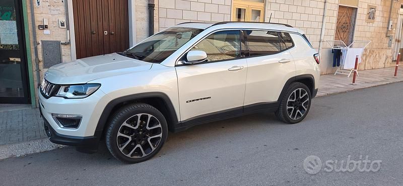 Bianco Usata 2017 Jeep Compass SUV | 14.500 € (Buon prezzo) - Immagine 1/4