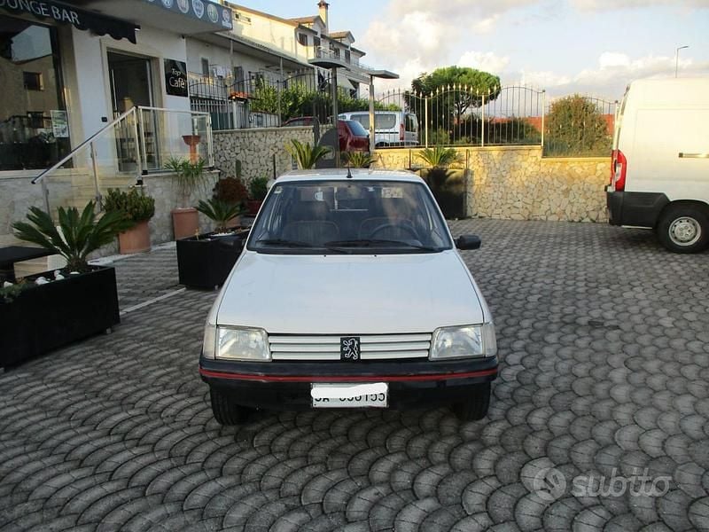 Usata Peugeot 205 44 CV (32 kW) 1991 Bianco Utilitaria