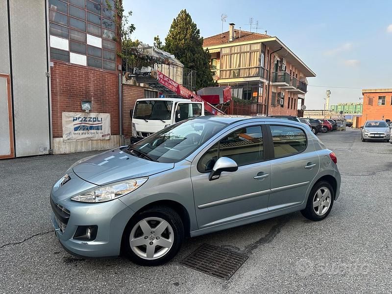 Gebraucht Peugeot 207 95 PS (69 kW) 2011 Blau Limousine