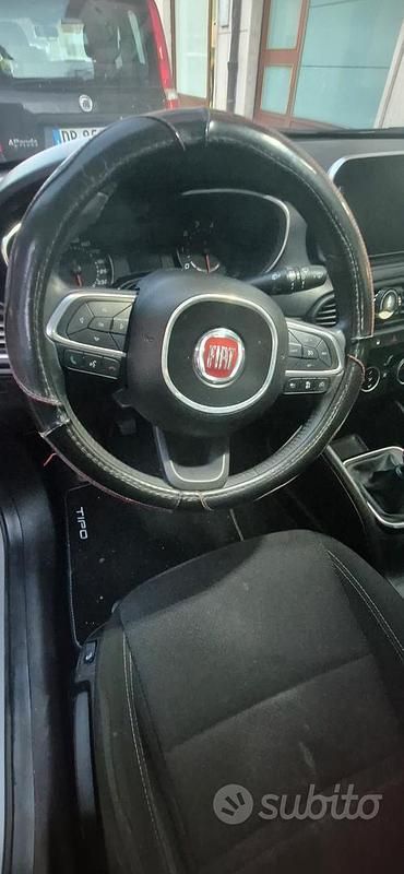 Usata Fiat Tipo 120 CV (88 kW) 2018 Grigio Station wagon
