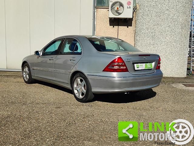 Usata Mercedes C220 Avantgarde 143 CV (105 kW) 2000 Argento Berlina
