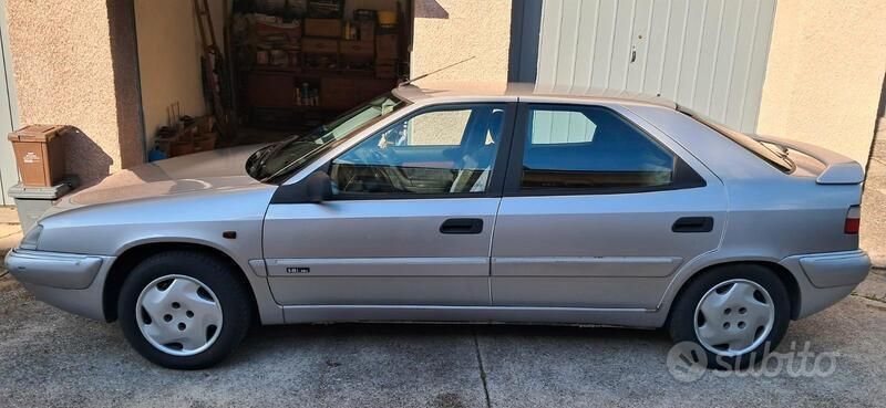 Usata Citroën Xantia 110 CV (80 kW) 1998 Grigio Berlina