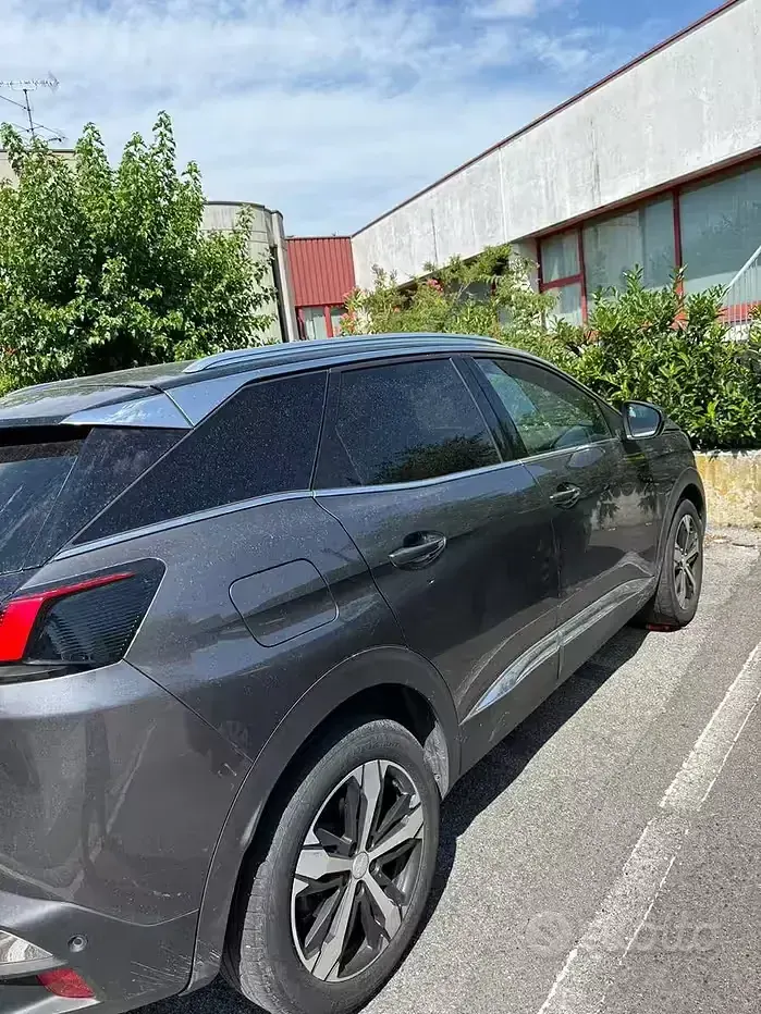 Usata Peugeot 3008 GT-line 120 CV (88 kW) 2019 Grigio SUV