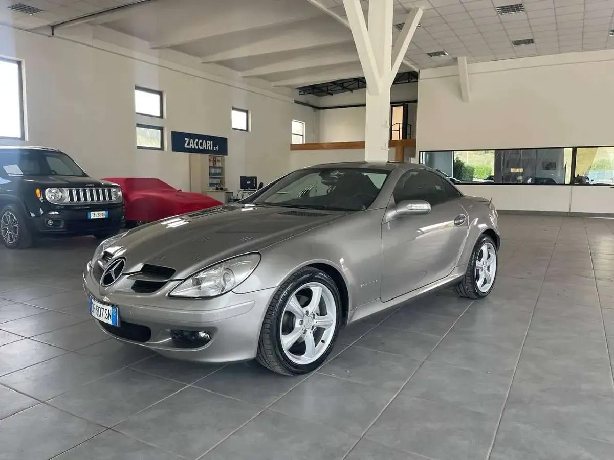 Usata Mercedes SLK200 163 CV (119 kW) 2007 Grigio Cabrio