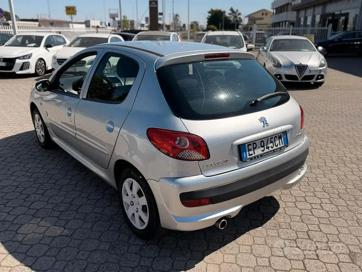 Usata Peugeot 206 57 CV (41 kW) 2012 Grigio Berlina
