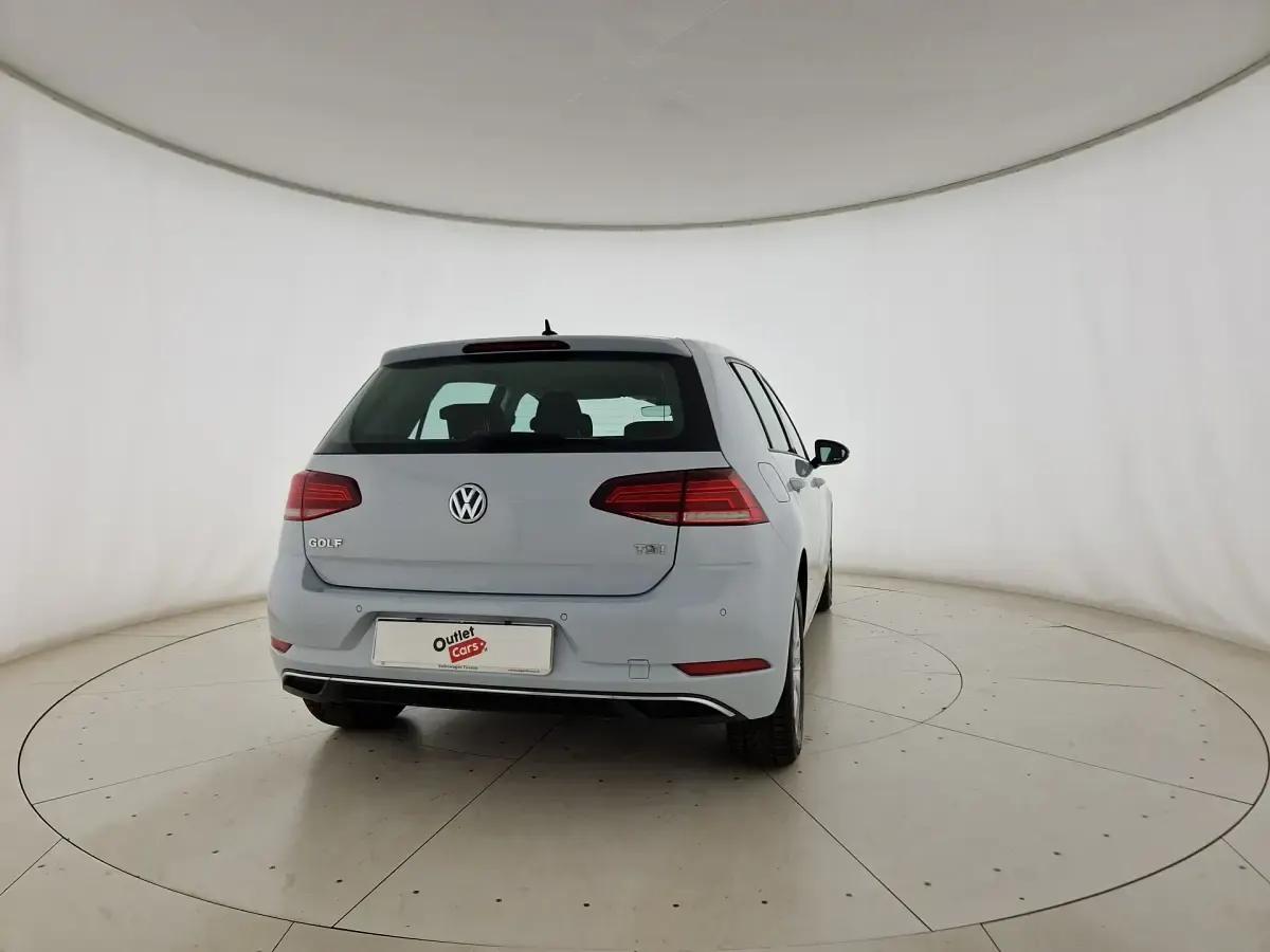 Usata VW Golf VII Business 110 CV (80 kW) 2017 White silver met Berlina