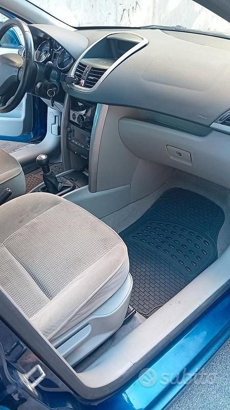 Usata Peugeot 207 90 CV (66 kW) 2006 Blu Berlina