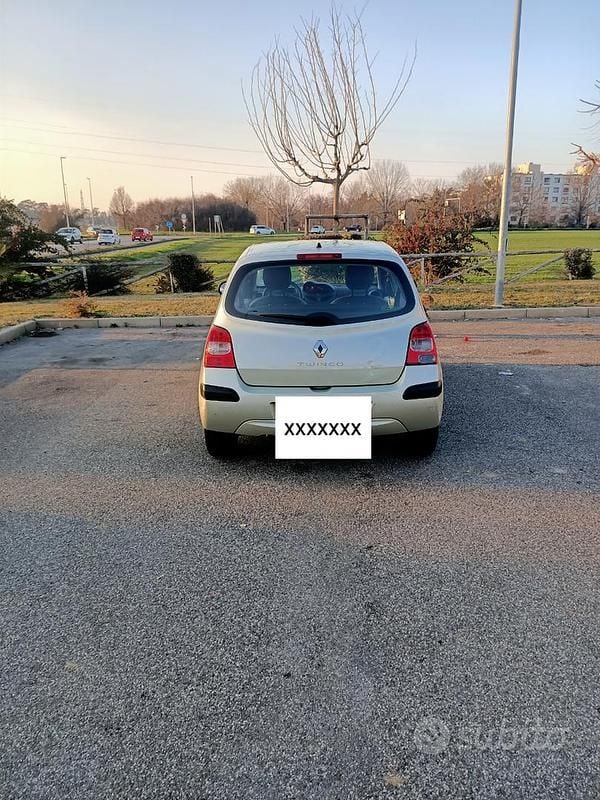 Usata Renault Twingo 75 CV (55 kW) 2007 Giallo Utilitaria